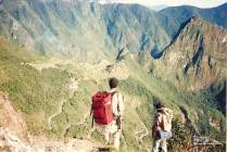 Depois de quase 40 km de trilhas pelas montanhas peruanas, a emoção de se chegar a Machu Picchu, no Peru (foto de Julho de 1990)